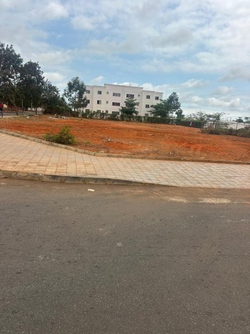 A Venda TERRENO 60/30- ZANGO 8000